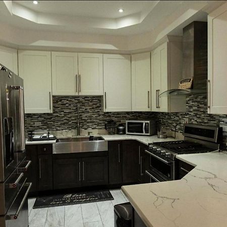 Finest Accommodation Riches Manor 1 Gladstone Drive Apt A2 Kgn 6 New Kgn Кингстън Екстериор снимка