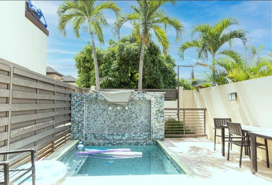 Finest Accommodation Riches Manor 1 Gladstone Drive Apt A2 Kgn 6 New Kgn Кингстън Екстериор снимка